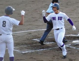 天理が大阪桐蔭を圧倒して明治神宮切符　３本塁打で12得点、１年生右腕の達も好投