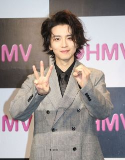 70万3000円で落札！亀田大毅さんの直筆サイン入りのグローブ YouTube