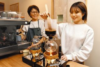 小学生からの夢がつまった「第二の家」　親子で営むCAFE HIDAMARIYA