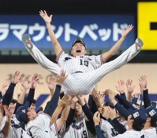 ロッテ】ありがとう鳥谷！ 引退記念グッズを抽選販売 グラブ、バット