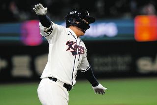 なにわ男子」大橋和也が巨人―中日戦で始球式 ピンクのリストバンドを身