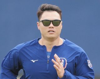 「恋人同士みたい」中日が誇る大砲2人の寄り添いバックショットに「キュンです」「背番号と同じホームラン数頼んだぞ」