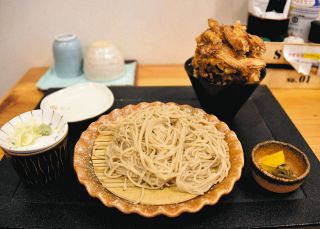 大盛りでもぺろり完食　楽蔵亭（多治見）かき揚げ丼と蕎麦の定食＜地元記者おすすめグルメ おひとり様歓迎！＞