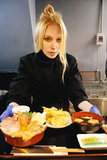 宮本三郎　直筆絵皿（大倉陶園絵皿の会） 宮本三郎 原画で絵皿で きょうから生誕120周年展：北陸中日新聞Web