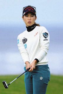 上田桃子「いいゴルフをしないとテレビに映らない」 スコア3つ伸ばし明るい表情