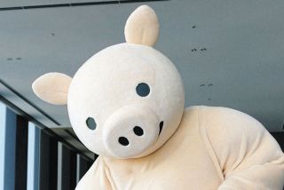 ◇THE ALFEE、モンチッチとコラボ【写真】：中日スポーツ・東京中日