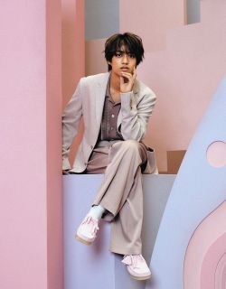 浜崎あゆみ、衝撃の”傷だらけの脚”公開に リスペクトの声続々「勲章