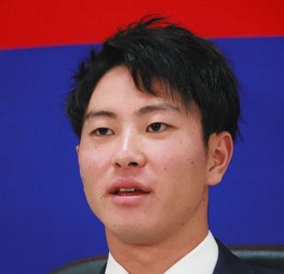 中日・井上一樹監督、1位指名の青学大・中西聖輝に電撃指名あいさつ