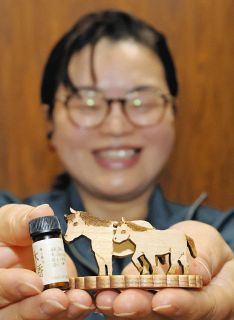 かわいい木曽馬オブジェを販売　飯田の上郷木材、収益の一部を保存会に寄付