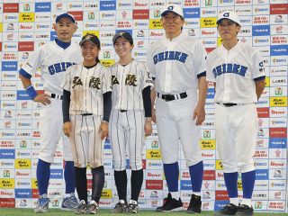 100年ぶりの対戦で雪辱した早実、「歴代単独11位」「初戦10連勝」「500