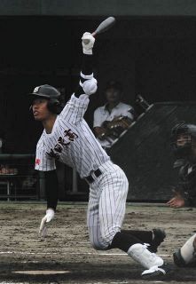 プロ注目の磐田東高・二俣捕手が9球団スカウトの前で快音　5回からは登板、143キロを記録
