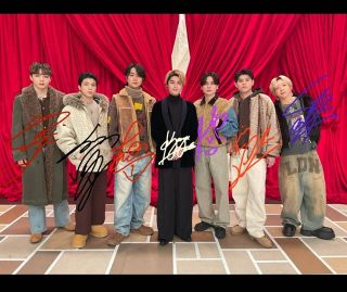 ◇飯島直子「これから検査」スマイル 下剤を片手に【写真】：中日