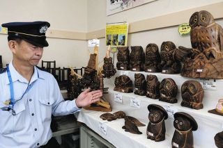 刑務作業の成果5800点並ぶ　松本市の松本少年刑務所で矯正展