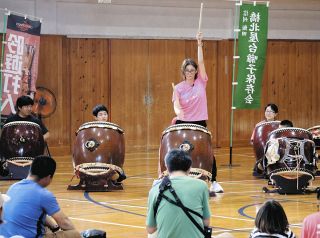 「監督が怒ってはいけない大会」理事の益子直美さん飯田市で講演　必要なのは尊重、勇気、覚悟