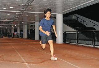 感覚磨きフォーム追求陸上　200メートル競技、愛知県武豊町・桑原楓さん（14）