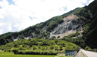 「大西山崩落跡　守っていかねば」　大鹿村・大西公園で三六災害慰霊祭