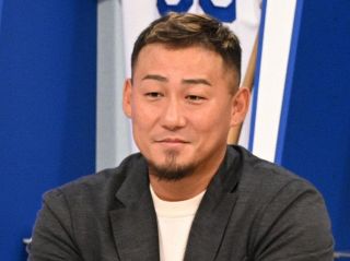 中日・岡田俊哉、新グラブには3桁背番号入れず「すぐ21番を付ける