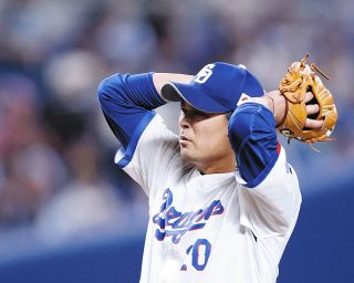 中日】「THANK YOU」「SHO NAKATA」中田翔引退Tシャツを着用し本人を