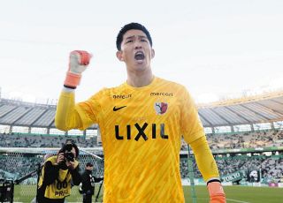 青森山田が4得点大勝で3冠達成 97年度の東福岡以来24年ぶり 大津の