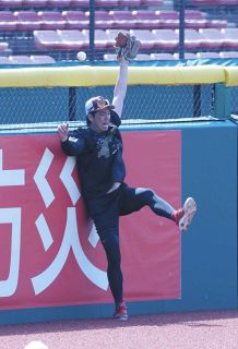 楽天・渡辺佳明「バットに当てれば何とかなる」値千金の逆転2点適時