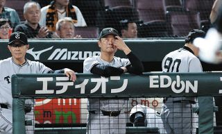 海外FA権行使のロッテ沢村、古巣巨人のユニホームに袖通し「心から感謝