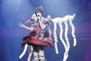 宝塚歌劇団宙組の新トップコンビ、芹香斗亜、春乃さくらお披露目