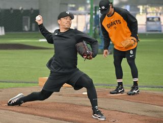 侍ジャパンU―12の井端弘和監督と吉見一起投手コーチが中日―巨人戦で