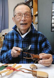 昆虫竹細工で広がる交流　一宮の「名人」村椿忠彦さんが6年で5000匹制作