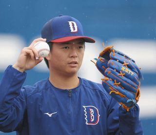 中日】「THANK YOU」「SHO NAKATA」中田翔引退Tシャツを着用し本人を