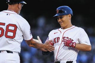 吉田正尚、2年ぶりの左翼スタメン守備も…監督は「今後もDHでの出場が