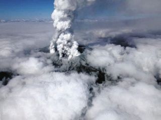 「まるで戦場だった」　御嶽山噴火の現場に駆けつけた長野県警航空隊長が振り返る