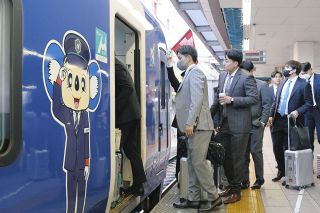 中日ドラフト1位・中西聖輝が地元で初詣 おさい銭の額は「語呂合わせで