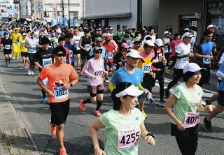 絶景を楽しみながら快走　信州駒ケ根ハーフマラソン