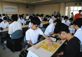 愛知県内各地の中学生、将棋の腕競う　愛知県尾張旭市で菊武学園杯