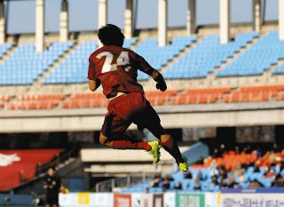 カズ”三浦知良の背番号「11」を永久欠番に…鈴鹿移籍で横浜FCサポーター