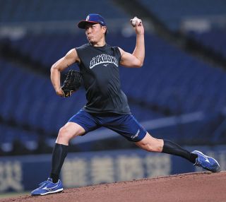 中日】現役引退した平田良介さんが異例のフリー打撃、18年のユニホーム