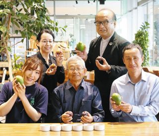 鈴木貞夫画　「西倉の辺境」（平成6年12月15日） 子どもの絵大好きだった 油彩画家・本紙学童作品選者 故鈴木貞夫さん