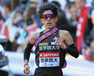 過去最高の２位、国学院大・前田監督は感極まり涙 「選手が正々堂々と素晴らしい背中で戦ってくれて…」【箱根駅伝】