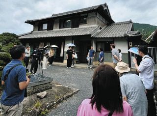 MIKAWA人もよう＞50年前にモナリザを公認模写した画家 斎藤吾朗さん