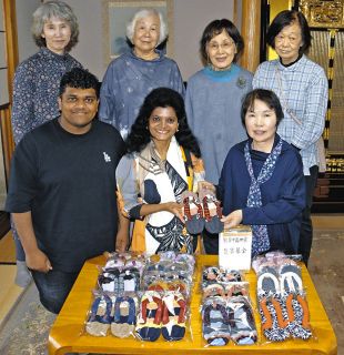 被災地に心寄せ手作り布ぞうり販売寄付　瑞穂・能登を支援する有志の会