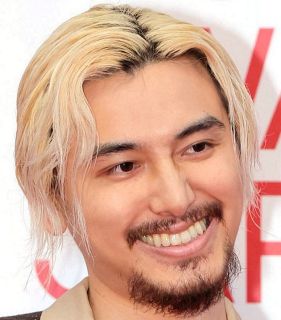 朝から眼福です」藤原紀香、深いスリットで“エレガント脚” ファン絶賛
