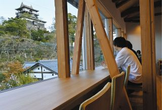 桃山窯 45年の集大成 京都出身陶芸家 木村好博さん ：日刊県民