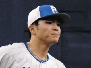 中島宏之　150HR記念　フォトパネル 巨人】中島宏之、200万円減の5000万円でサイン 2000安打まであと77も