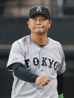 ロッテ】岡大海の逆転サヨナラ弾バットをプレゼント 殊勲の一発で折れ