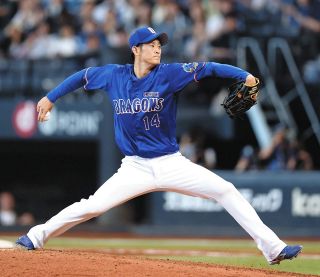 写真】ノックバットで練習する中日時代の落合博満：中日スポーツ・東京