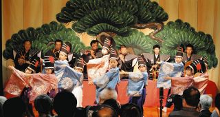細やかな所作で観客を魅了　瑞浪で半原文楽を上演