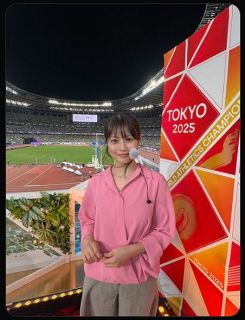写真】ロングヘアの安西ひろこ：中日スポーツ・東京中日スポーツ