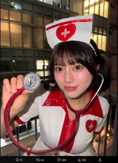 【実際の投稿】「入院延長しちゃう♥」加藤玲菜、“リアル私物”聴診器でナースコスプレ