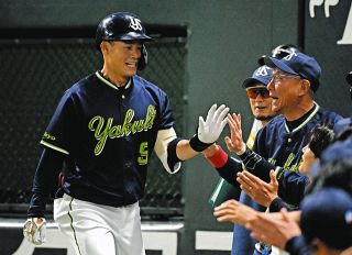 村上宗隆が先制の23号ソロ 5試合ぶりの快音は球団通算8500本塁打の節目
