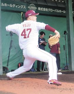 楽天・渡辺佳明「バットに当てれば何とかなる」値千金の逆転２点適時二塁打！ 二塁塁上で大きなガッツポーズ：中日スポーツ・東京中日スポーツ